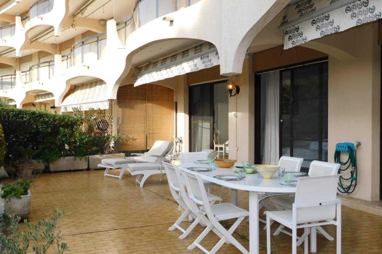 Air-Conditioned 4-Room "Marine Villeneuve" Flat With Pool And Parking Exterior photo